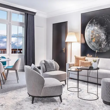 Palace 威拉尔-苏-罗伦