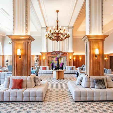 Palace Hotel 5*