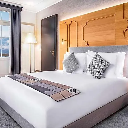 Palace 5*
