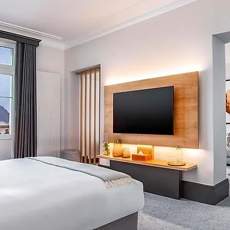 Palace 5*
